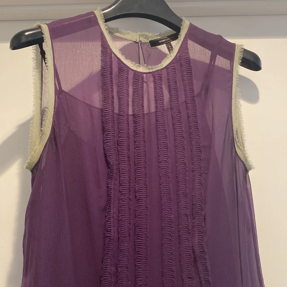 Stunning, 100% silk, BCBG blouse, size S - Picture 2 of 5